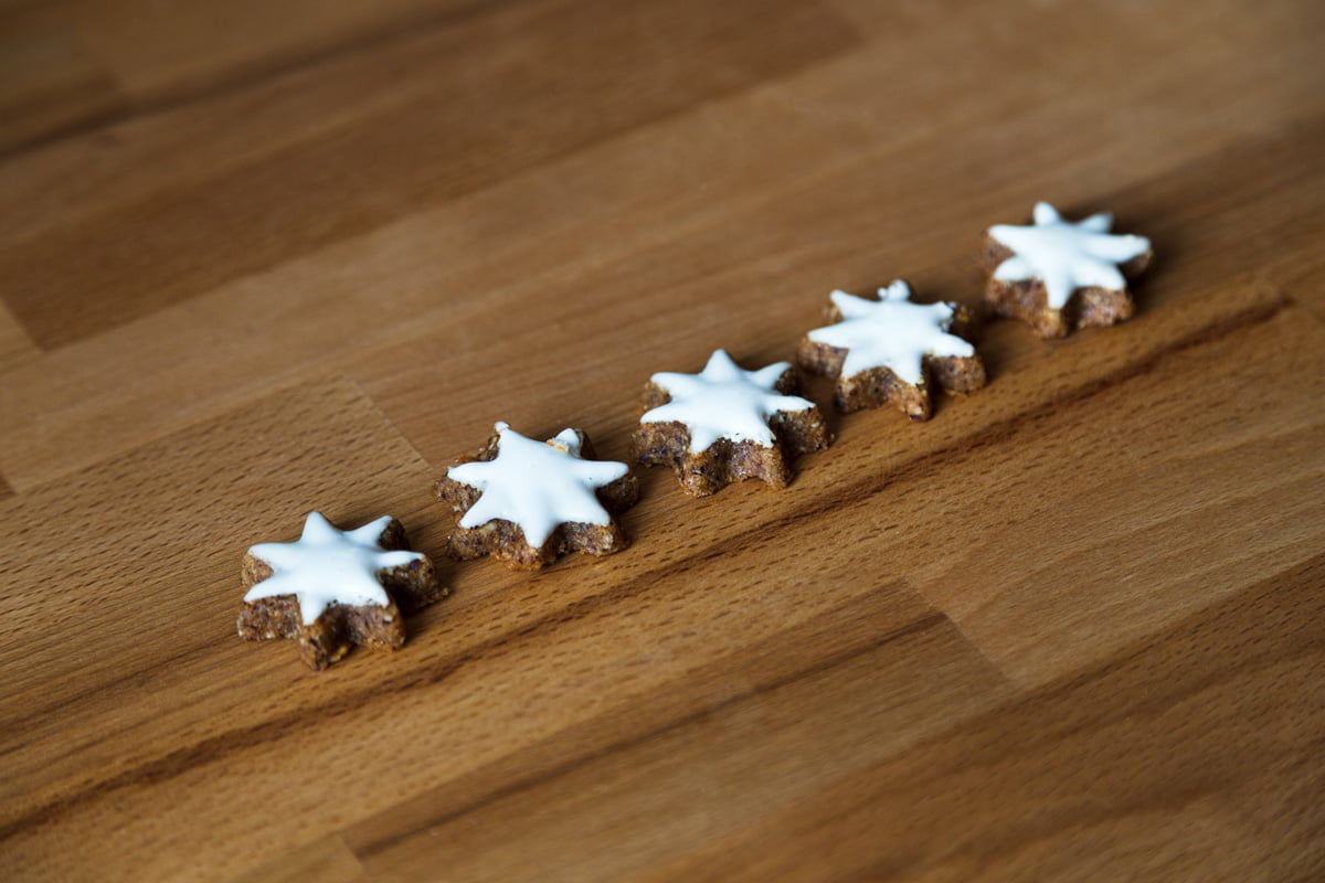 customer review stars made out of cookies